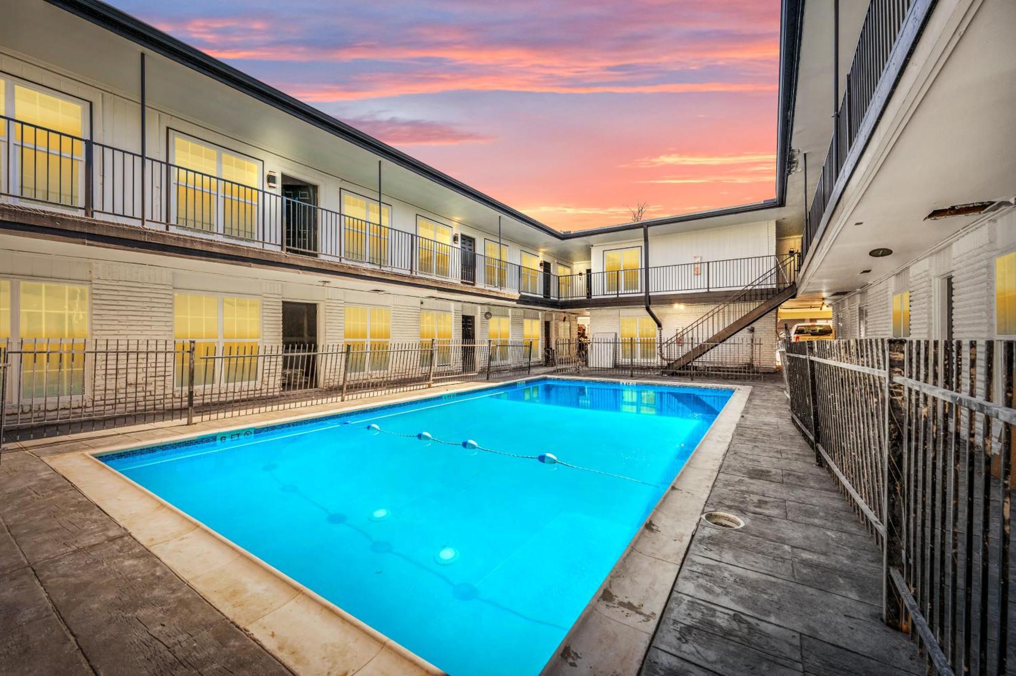 Comfortable 2Br Apt In Vibrant Houston Heights Экстерьер фото