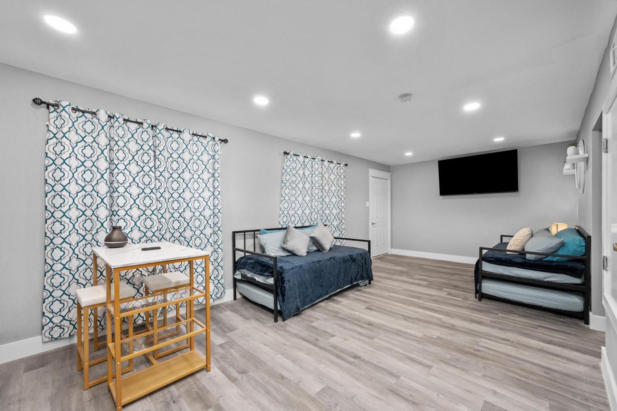 Comfortable 2Br Apt In Vibrant Houston Heights Экстерьер фото